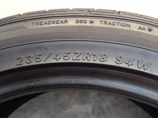 ยาง FALKEN 235-45-18 ปี 11 2 เส้น 1800 สภาพสวยๆไม่บวม ดอกยางเหลือเยอะวิ่งใช้งานใด้อีกนานค่ะ