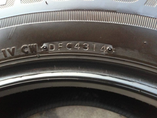 ยาง Bridgstone 255-65-17 ปี 14 รุ่น Ecopla EP 850 ครบชุด 4 เส้น 4500 ไม่ควรพลาด สภาพสวยๆไม่บวมดอกยางเหลือเยอะ เอาไปวิ่งกันใด้อีกยาวค่ะ