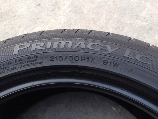 ยาง MICHELIN 215-50-17 ปี 12 2 เส้น 2000 สภาพสวยๆดอกยางนิ่มๆไม่บวมเอาไปวิ่งกันยาวๆราคาเบาๆค่ะ