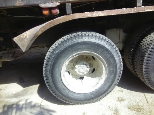 รถมิตซู 10 ล้อดั้ม FN527M - TF  220 แรงม้า. ปี 38.    สนใจติดต่อ  081 - 6079515