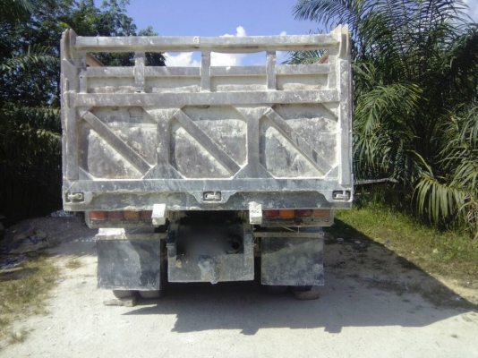 รถมิตซู 10 ล้อดั้ม FN527M - TF  220 แรงม้า. ปี 38.    สนใจติดต่อ  081 - 6079515