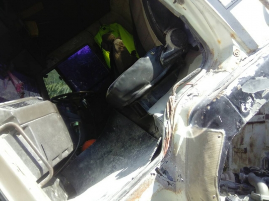 รถมิตซู 10 ล้อดั้ม FN527M - TF  220 แรงม้า. ปี 38.    สนใจติดต่อ  081 - 6079515