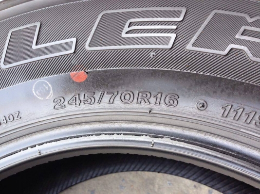 ยาง Bridgstone 245-70-16 ปี 14 ครบชุด 4 เส้น 6000 สภาพสวยๆไม่มีปะไม่บวมดอกยางเหลือเยอะ เอาไปวิ่งกันใด้อีกยาวค่ะ