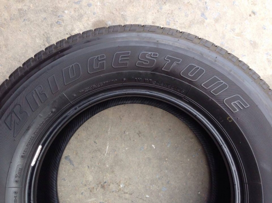 ยาง Bridgstone 245-70-16 ปี 14 ครบชุด 4 เส้น 6000 สภาพสวยๆไม่มีปะไม่บวมดอกยางเหลือเยอะ เอาไปวิ่งกันใด้อีกยาวค่ะ