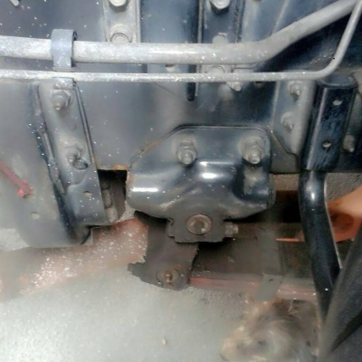 รถอีซูซุ 6 ล้อ รั้ว ( ไม่ดั้ม )  210 แรงม้า. ปี 47.   สนใจติดต่อ  081 - 6079515