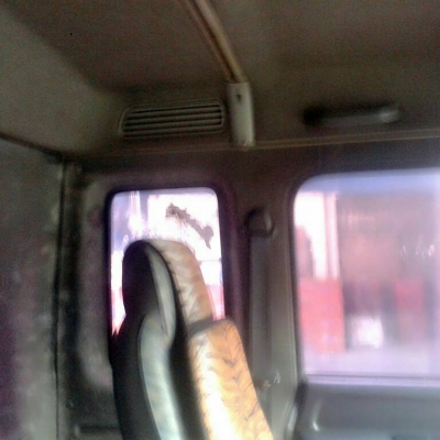 รถอีซูซุ 6 ล้อ รั้ว ( ไม่ดั้ม )  210 แรงม้า. ปี 47.   สนใจติดต่อ  081 - 6079515