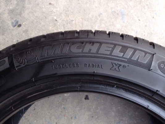 ยาง MICHELIN 185-55-15 ปี 13 ครบชุด 4 เส้น 3500  สภาพสวยๆดอกยางนิ่มๆไม่มีปะไม่บวมเอาไปวิ่งกันยาวๆราคาเบาๆค่ะ