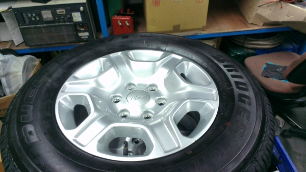 ขายล้อแม็กพร้อมยาง Ford ranger