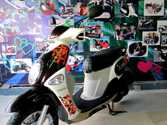 fiore จดทะเบียน ปี 2555 เครื่องดีหัวฉีดประหยัดน้ำมัน ล้อแม็กยางจุ๊บเลส สีลายใหม่สวยทั้งคัน แถม 4 รายการ 23900