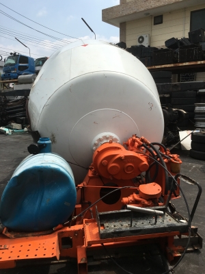 ขายถังโม่ปูน คายาบ้า KYB 4.5 คิว + ชุดปั๊มปั่นโม่ จากญี่ปุ่น