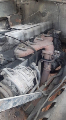 หกล้อหัวยาว isuzu เครื่อง6BD1เครื่องดีค้ชซีสวยเล่มทะเบียนเอกสารพร้อมโอน