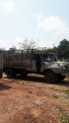 หกล้อหัวยาว isuzu เครื่อง6BD1เครื่องดีค้ชซีสวยเล่มทะเบียนเอกสารพร้อมโอน