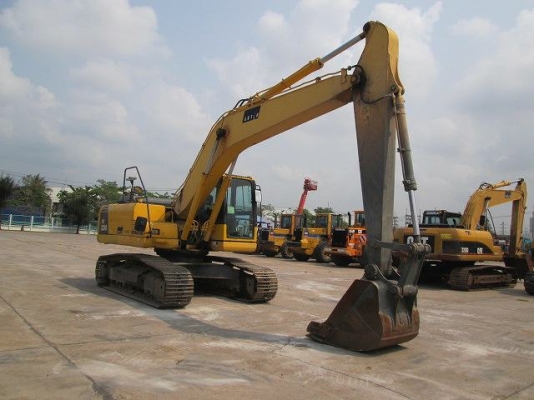 ขายรถขุด KOMATSU PC200-8 มือสองนำเข้าจากญี่ปุ่น รถสวย สภาพพร้อมใช้งาน