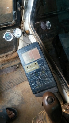 ขายแม็คโคร komatsu pc-200 รุ่น 5 ไฟฟ้า ขายแม็คโคร komatsu pc-200 รุ่น 5 ไฟฟ้า