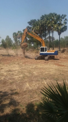 ขายแม็คโคร komatsu pc-200 รุ่น 5 ไฟฟ้า ขายแม็คโคร komatsu pc-200 รุ่น 5 ไฟฟ้า