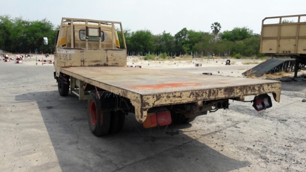 HINO 6 ล้อพื้นเรียบ fc2w 120 แรงม้า