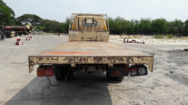 HINO 6 ล้อพื้นเรียบ fc2w 120 แรงม้า