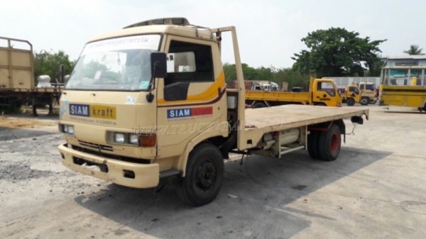 HINO 6 ล้อพื้นเรียบ fc2w 120 แรงม้า