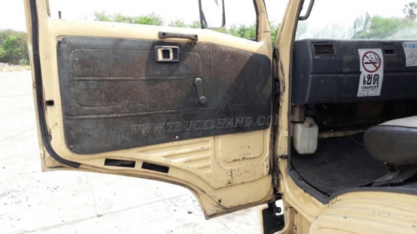 HINO 6 ล้อพื้นเรียบ fc2w 120 แรงม้า