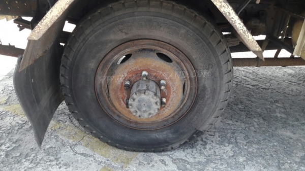 6 ล้อ พื้นเรียบ HINO FD176B  185  แรงม้า