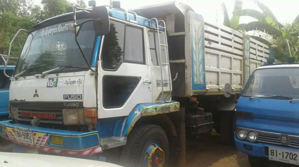 ขายรถ10ล้อ ดั้ม2เพลา เฉินหลงTF เครื่อง220แรง รถสวยสภาพดีพร้อมใช้งาน เอกสารพร้อมโอน สนใจโทร 090-8588220คุณนะ 093-3258446คุณบิว หรือเข้าดูสินค้าอื่นๆได้ที่ www.truck.in.th/498 หรือเพจFacebook ณรงค์ ซื้อขายรถมือสอง (เว็บไซต์ส่วนตัว) หรือFacebook คุณนะ รถบรรท