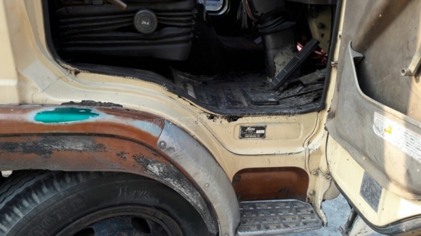 HINO 6 ล้อ พื้นเรียบ รถFD165B  195 แรงม้า