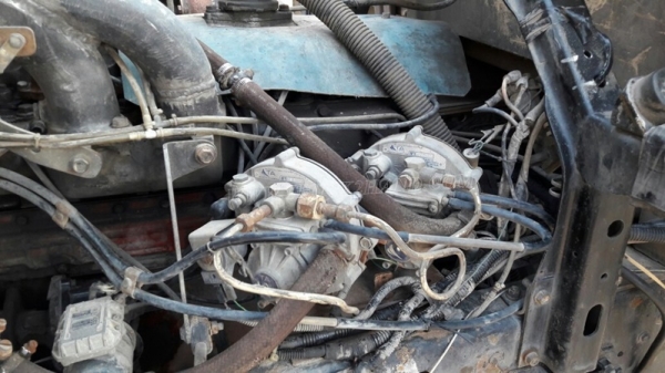 HINO 6 ล้อ พื้นเรียบ รถFD165B  195 แรงม้า