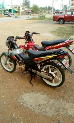 ขายรถมอเตอร์ไซค์ Honda sonic 2 คัน ทะเบียนพร้อมโอน ภาษีขาดเกิน รถปี45 ทั้ง2คัน ขับได้เลย ขายตามสภาพ โทร.098-774-3726