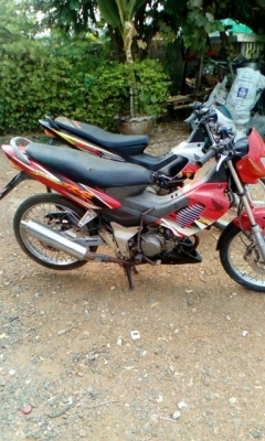 ขายรถมอเตอร์ไซค์ Honda sonic 2 คัน ทะเบียนพร้อมโอน ภาษีขาดเกิน รถปี45 ทั้ง2คัน ขับได้เลย ขายตามสภาพ โทร.098-774-3726