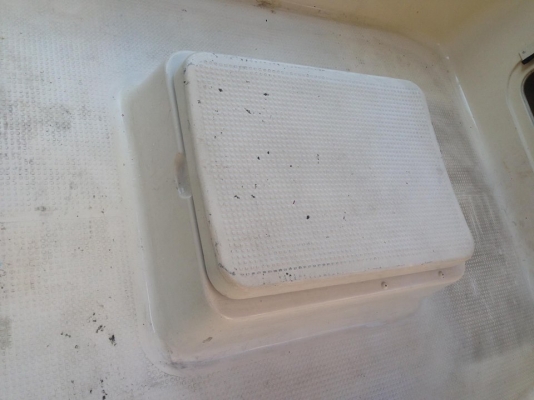 ขายเรือยามาฮ่าเรือนอกเครื่อง40แรง ติดง่ายมาก 15ฟุต หัวปิดมีห้องนอนห้องขังเหยื่อ ทรงสูงออกทะเลสบายพร้อมเทเล่อร์ ขาย 89500 บาท