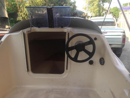 ขายเรือยามาฮ่าเรือนอกเครื่อง40แรง ติดง่ายมาก 15ฟุต หัวปิดมีห้องนอนห้องขังเหยื่อ ทรงสูงออกทะเลสบายพร้อมเทเล่อร์ ขาย 89500 บาท