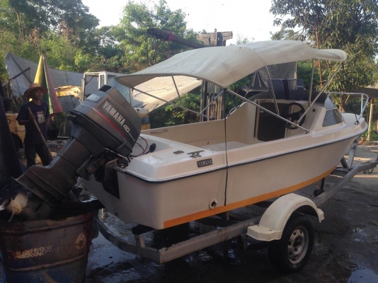 ขายเรือยามาฮ่าเรือนอกเครื่อง40แรง ติดง่ายมาก 15ฟุต หัวปิดมีห้องนอนห้องขังเหยื่อ ทรงสูงออกทะเลสบายพร้อมเทเล่อร์ ขาย 89500 บาท