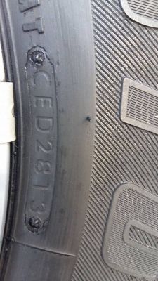 ขายล้อแม็ก d-max 16" ยางปี13  สนใจติดต่อ ตาเล็ก ล้อและยางครับ 081-3747940