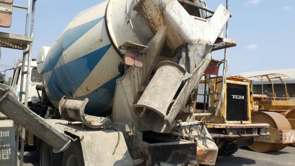 ขายคับสิบล้อโม่ปูนฮีโน่FN278 B260แรงโม่7คิวปี47