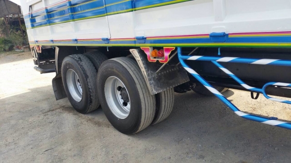 ขายรถล่องไม่ดัมพ์ Hino Mega S500 เครื่อง 220 แรง ปี 52 กะบะช่วงยาว 7.50 เมตร มีระบบลากพ่วง ขายรถล่องไม่ดัมพ์ Hino Mega S500 เครื่อง 220 แรง ปี 52 กะบะช่วงยาว 7.50 เมตร มีระบบลากพ่วง