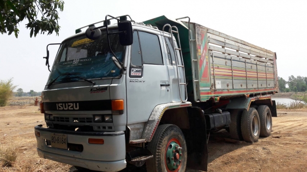 สิบล้อ อีซูชู ร็อค FXZ13NFY-230โบว์อินเตอร์ เกียร์ฟูลเลอร์ สโลส 2เพาใหญ่ ดั้มกะบะมีเนียม สภาพดีสวยบางเดิมพร้อมใช้งาน ทะเบียนพร้อมโอน