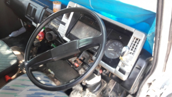 สิบล้อ อีซูชู ร็อค FXZ13NFY-230โบว์อินเตอร์ เกียร์ฟูลเลอร์ สโลส 2เพาใหญ่ ดั้มกะบะมีเนียม สภาพดีสวยบางเดิมพร้อมใช้งาน ทะเบียนพร้อมโอน