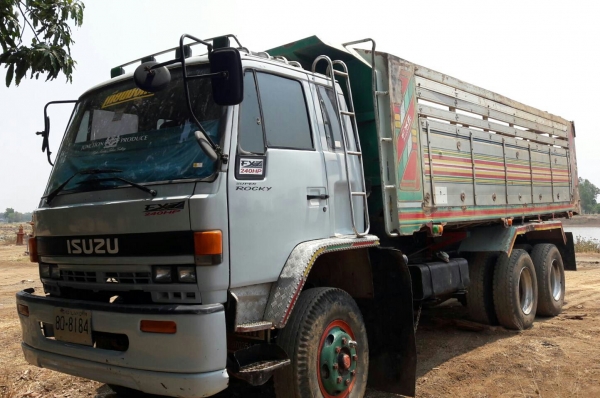 สิบล้อ อีซูชู ร็อค FXZ13NFY-230โบว์อินเตอร์ เกียร์ฟูลเลอร์ สโลส 2เพาใหญ่ ดั้มกะบะมีเนียม สภาพดีสวยบางเดิมพร้อมใช้งาน ทะเบียนพร้อมโอน