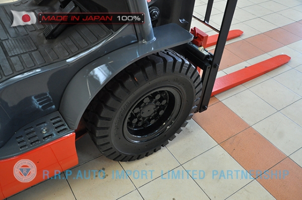 ขายรถโฟล์คลิฟท์มือสอง TOYOTA รุ่น 8FD25-18928 ราคา 475,000 บาท นำเข้าจากประเทศญี่ปุ่น 100\% ไม่เคยใช้งานในไทย