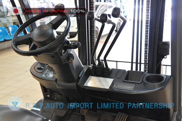 ขายรถโฟล์คลิฟท์มือสอง TOYOTA รุ่น 8FD25-18928 ราคา 475,000 บาท นำเข้าจากประเทศญี่ปุ่น 100\% ไม่เคยใช้งานในไทย