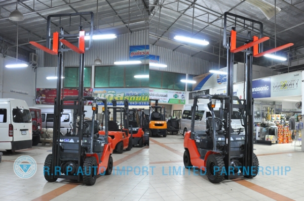 ขายรถโฟล์คลิฟท์มือสอง TOYOTA รุ่น 8FD25-18928 ราคา 475,000 บาท นำเข้าจากประเทศญี่ปุ่น 100\% ไม่เคยใช้งานในไทย