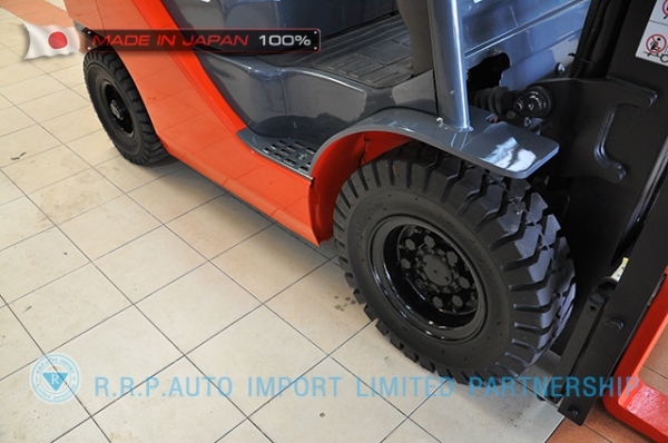 ขายรถโฟล์คลิฟท์มือสอง TOYOTA รุ่น 8FD25-18928 ราคา 475,000 บาท นำเข้าจากประเทศญี่ปุ่น 100\% ไม่เคยใช้งานในไทย