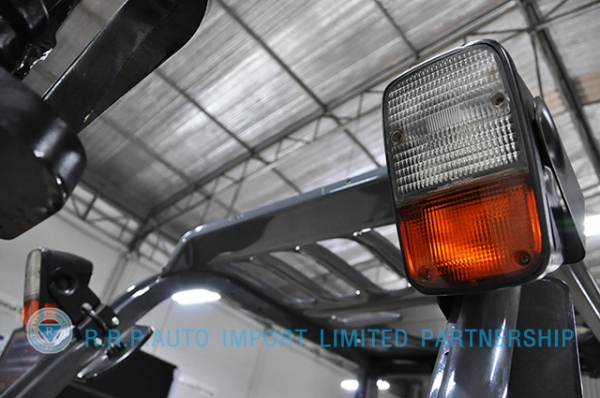 ขายรถโฟล์คลิฟท์มือสอง TOYOTA รุ่น 8FD25-18928 ราคา 475,000 บาท นำเข้าจากประเทศญี่ปุ่น 100\% ไม่เคยใช้งานในไทย