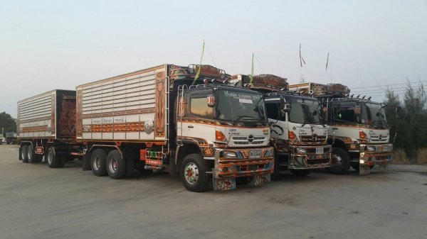 ขายด่วนรถพ่วง344 ปี56ดั้มพืชไร่มี3พ่วงรถสวยพร้อมใช้ ไมล์น้อย