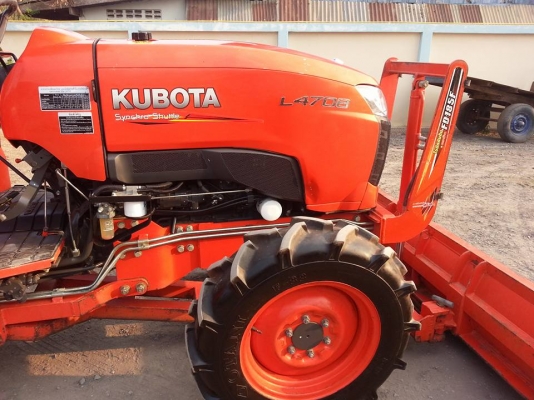 คูโบต้า L4708 4 WD ใบมีดดันหน้าตราช้างทำงาน 563 ชั่วโมง