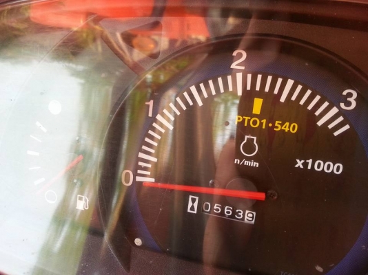 คูโบต้า L4708 4 WD ใบมีดดันหน้าตราช้างทำงาน 563 ชั่วโมง