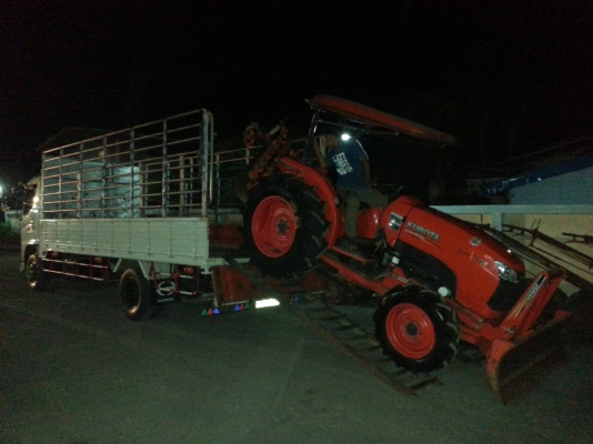 คูโบต้า L4708 4 WD ใบมีดดันหน้าตราช้างทำงาน 563 ชั่วโมง