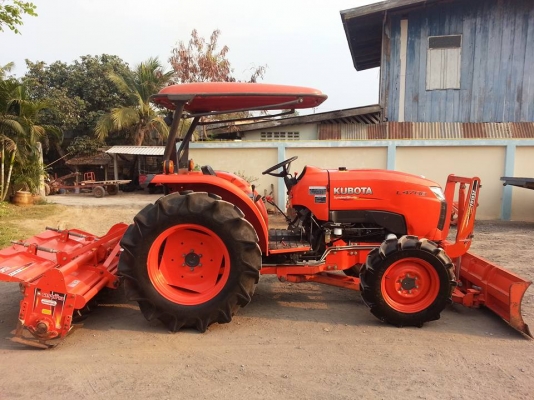 คูโบต้า L4708 4 WD ใบมีดดันหน้าตราช้างทำงาน 563 ชั่วโมง