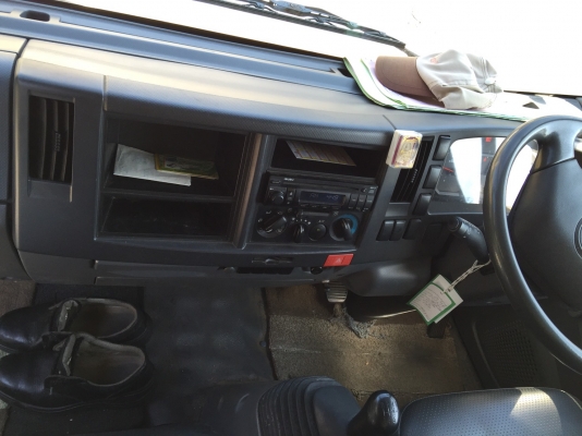 ขายรถ Isuzu NPR 150 แรง พร้อมตู้เปิด 10 บานสภาพใหม่ ปี 55 เดือนกรกฏาคม