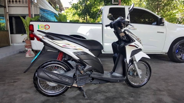 ขออนุญาติขาย HONDA CLICK-i 110 CC สีขาวมุก ทะเบียนสวย ฟรีค่าโอน ขออนุญาติขาย HONDA CLICK-i 110 CC สีขาวมุก ทะเบียนสวย ฟรีค่าโอน